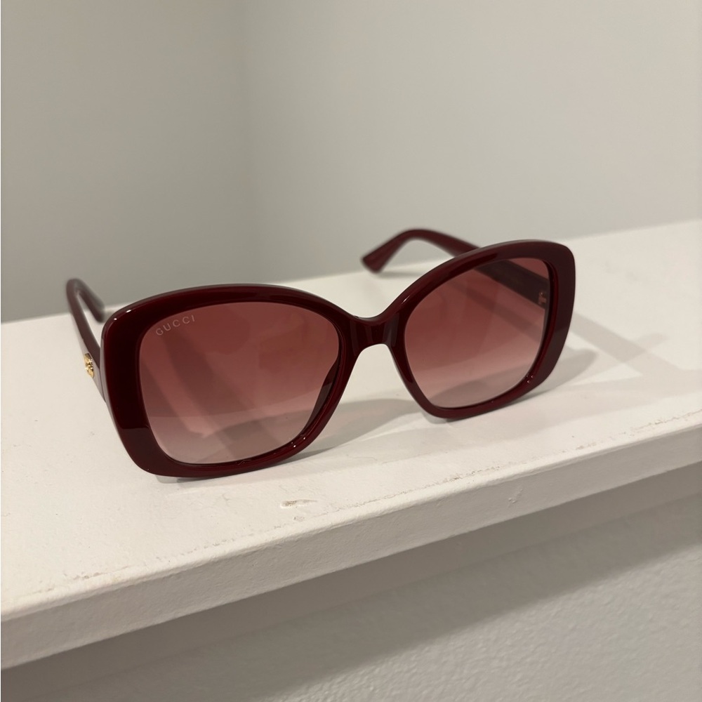 GUCCI Oversized Burgundy Sunglasses